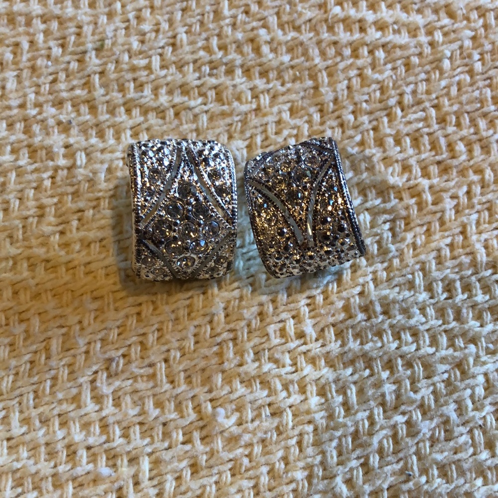 Gorgeous silver and Crystal clip earrings